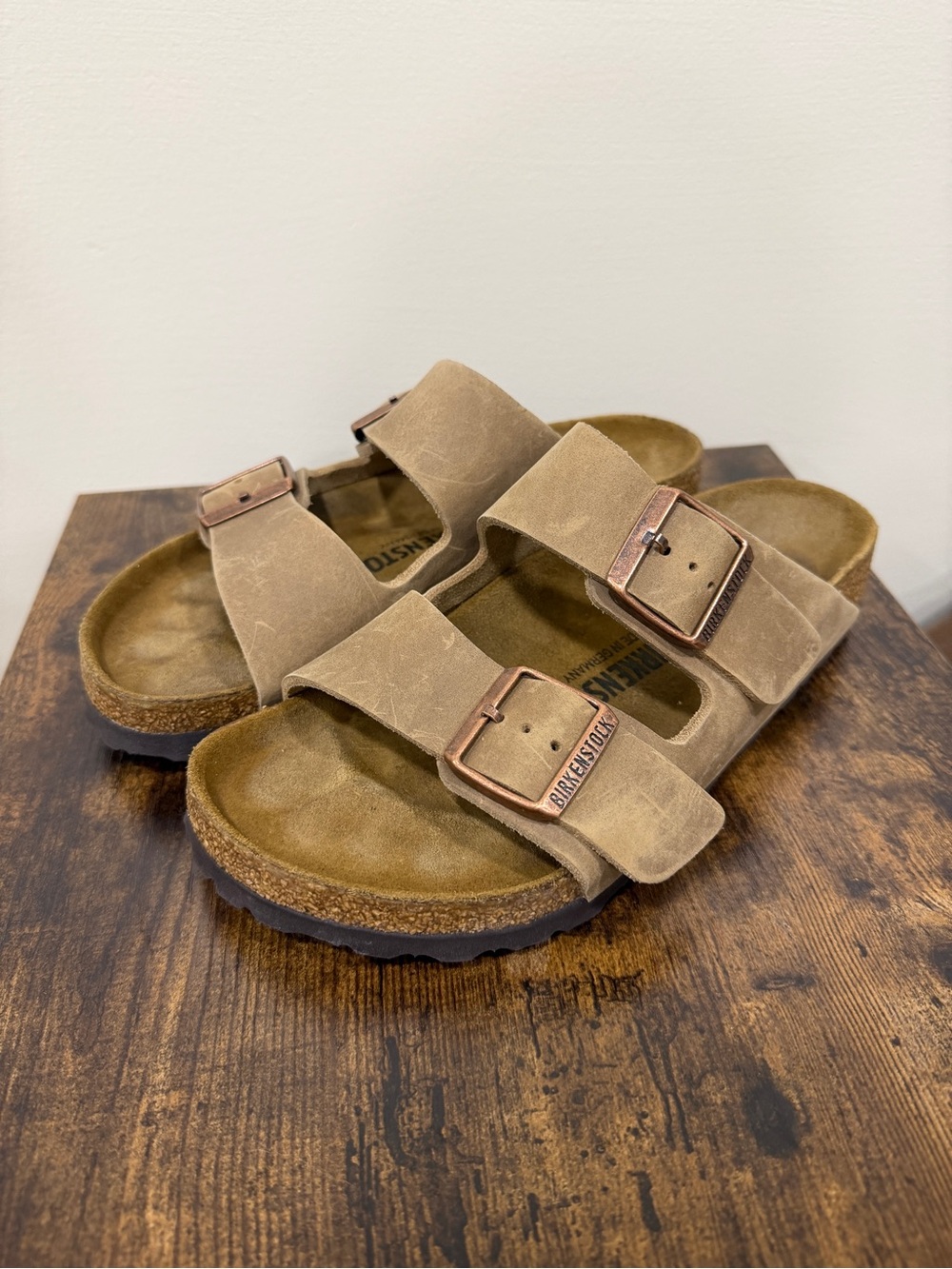 Birkenstock Arizona Oiled Leather Tobacco Brown, Women’s Size 6